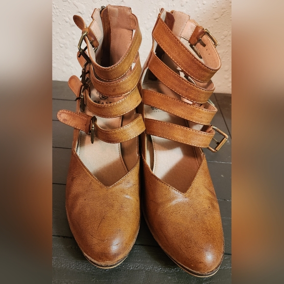 BEAST FASHION Tan Multi-Strap Block Heel Ankle Boots - Picture 2 of 11